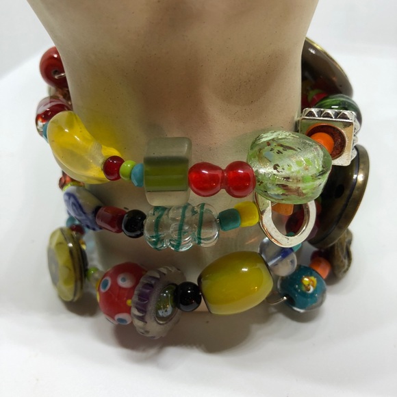 Handcrafted Bead and Button Bracelet ❤️ - Picture 14 of 16